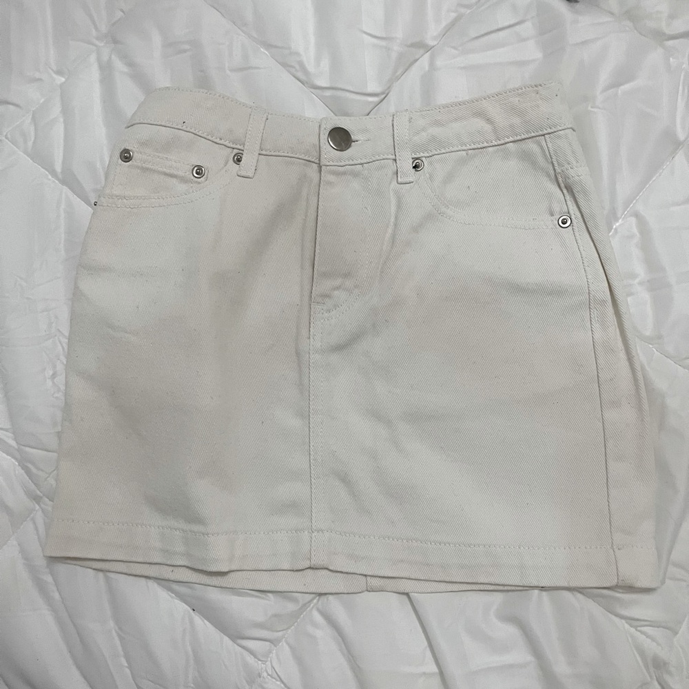 Forever 21 White Jean skirt